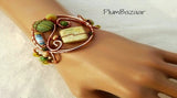 Graceful wire and leather bracelet